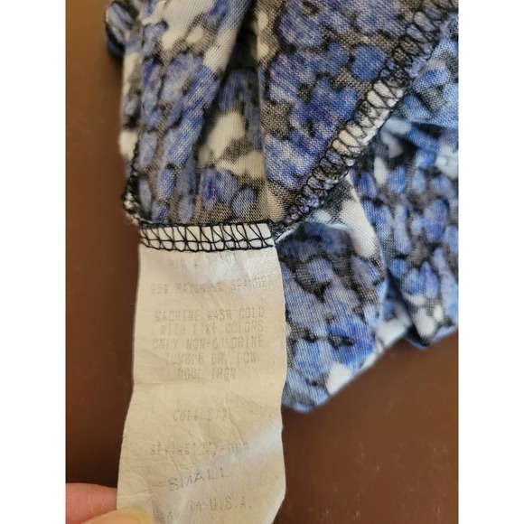 Three Seasons Maternity Top Size Small Blue White Knot at center Blouse - Picture 7 of 8